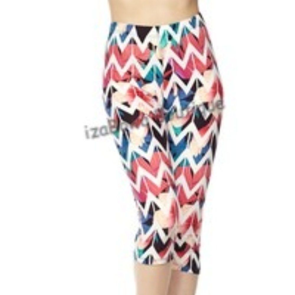 Multicolor Chevron Capri Leggings  (2)  LG1419      NWT Boutique